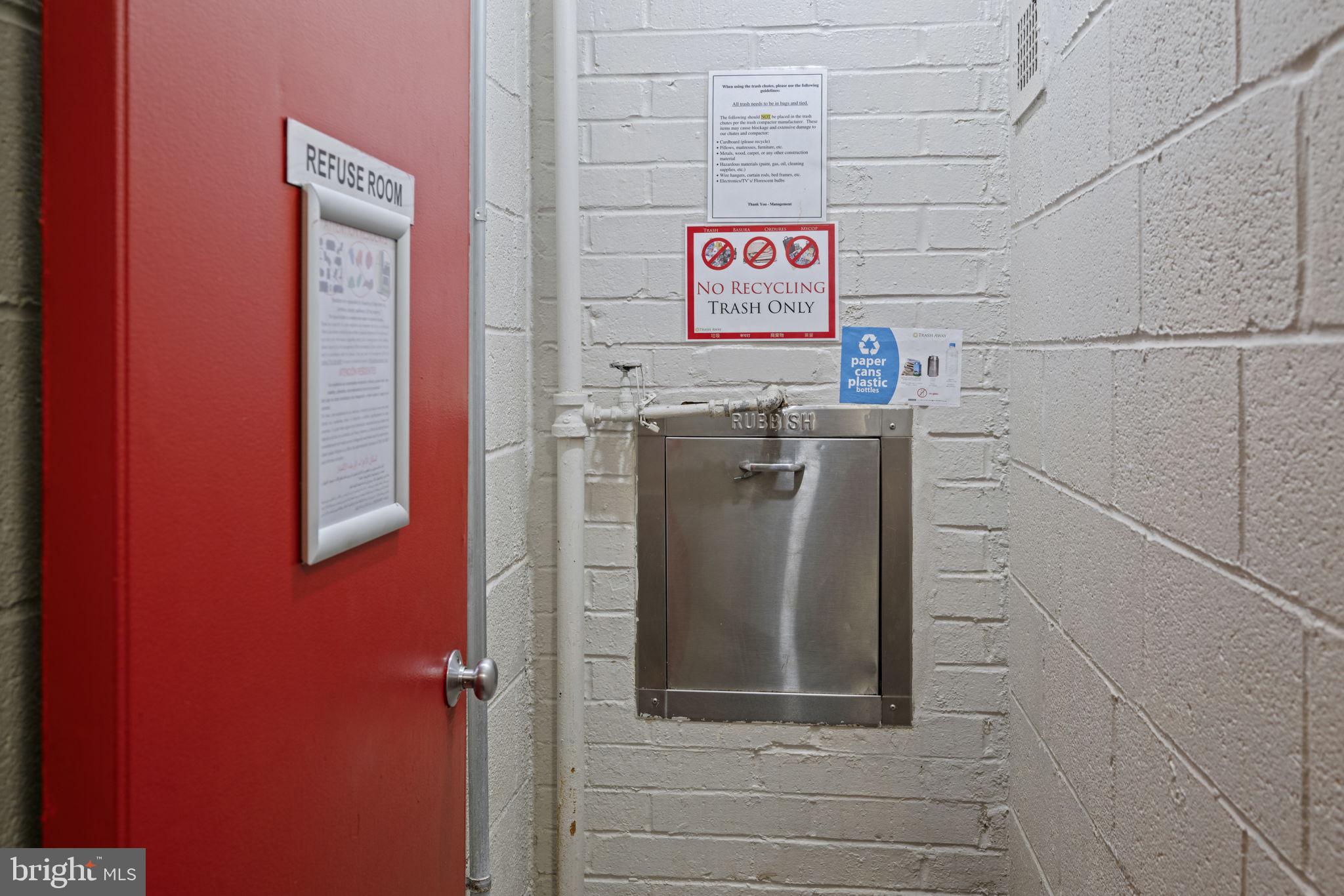 LAFAYETTE PARK CONDOMINIUM - Residential Lease