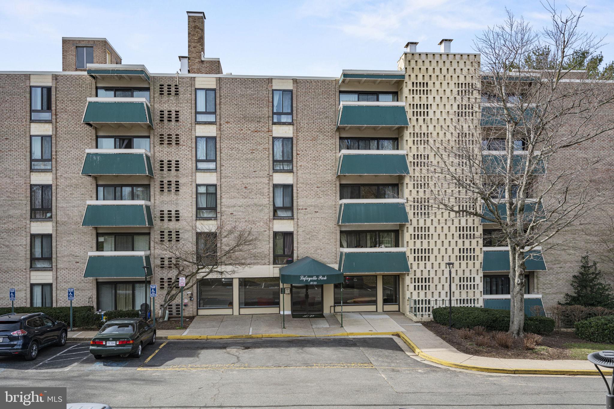 LAFAYETTE PARK CONDOMINIUM - Residential Lease