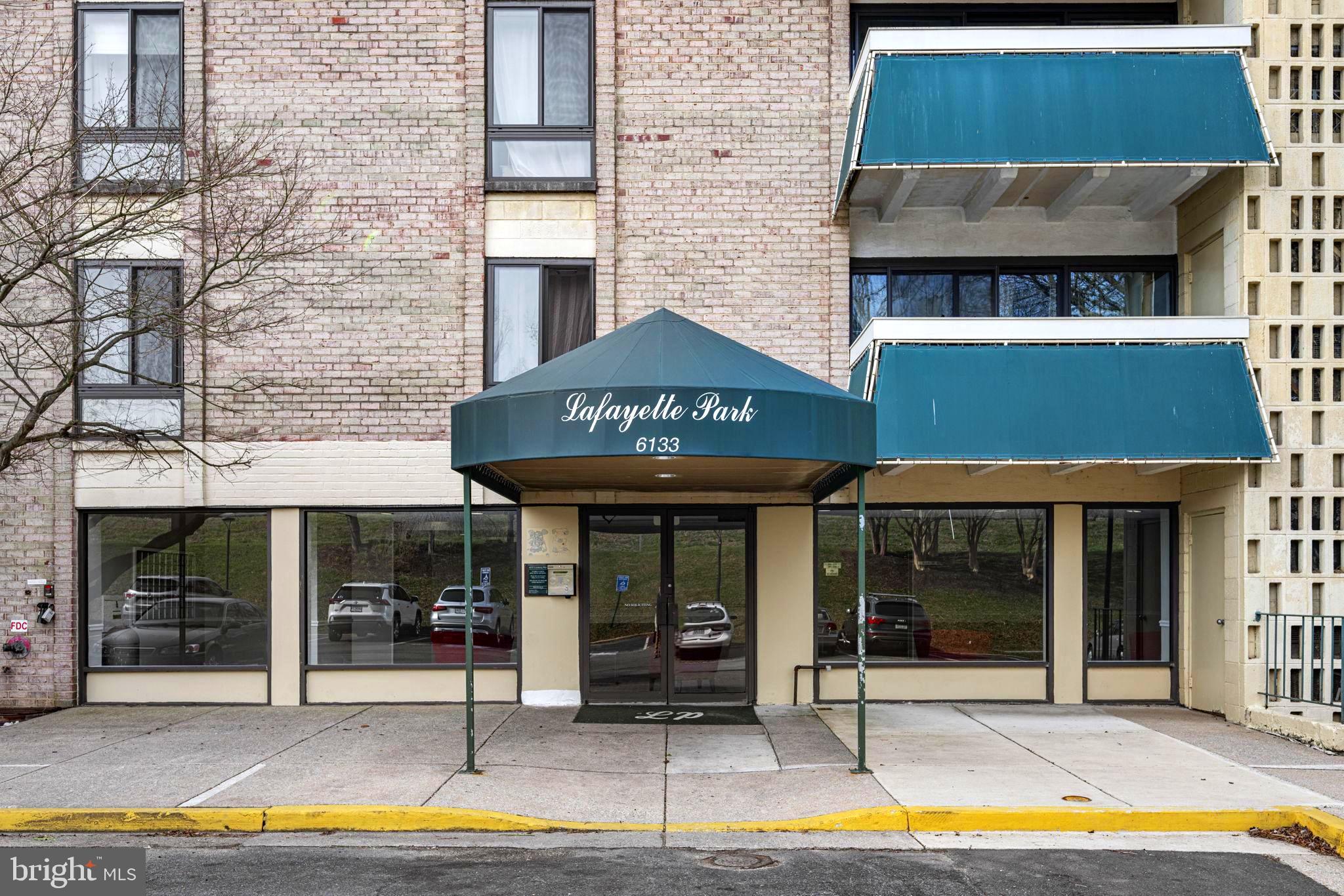 LAFAYETTE PARK CONDOMINIUM - Residential Lease