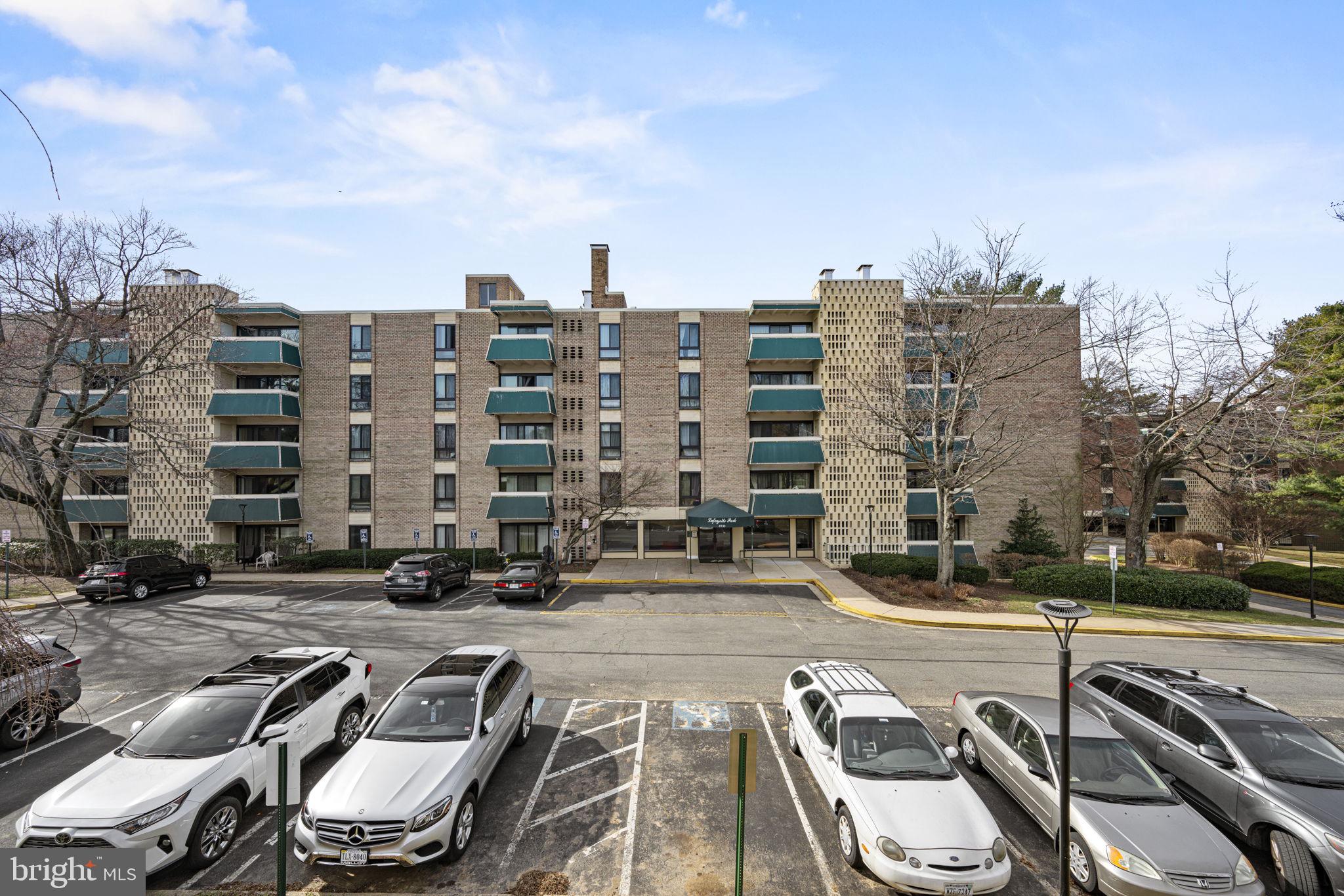 LAFAYETTE PARK CONDOMINIUM - Residential Lease