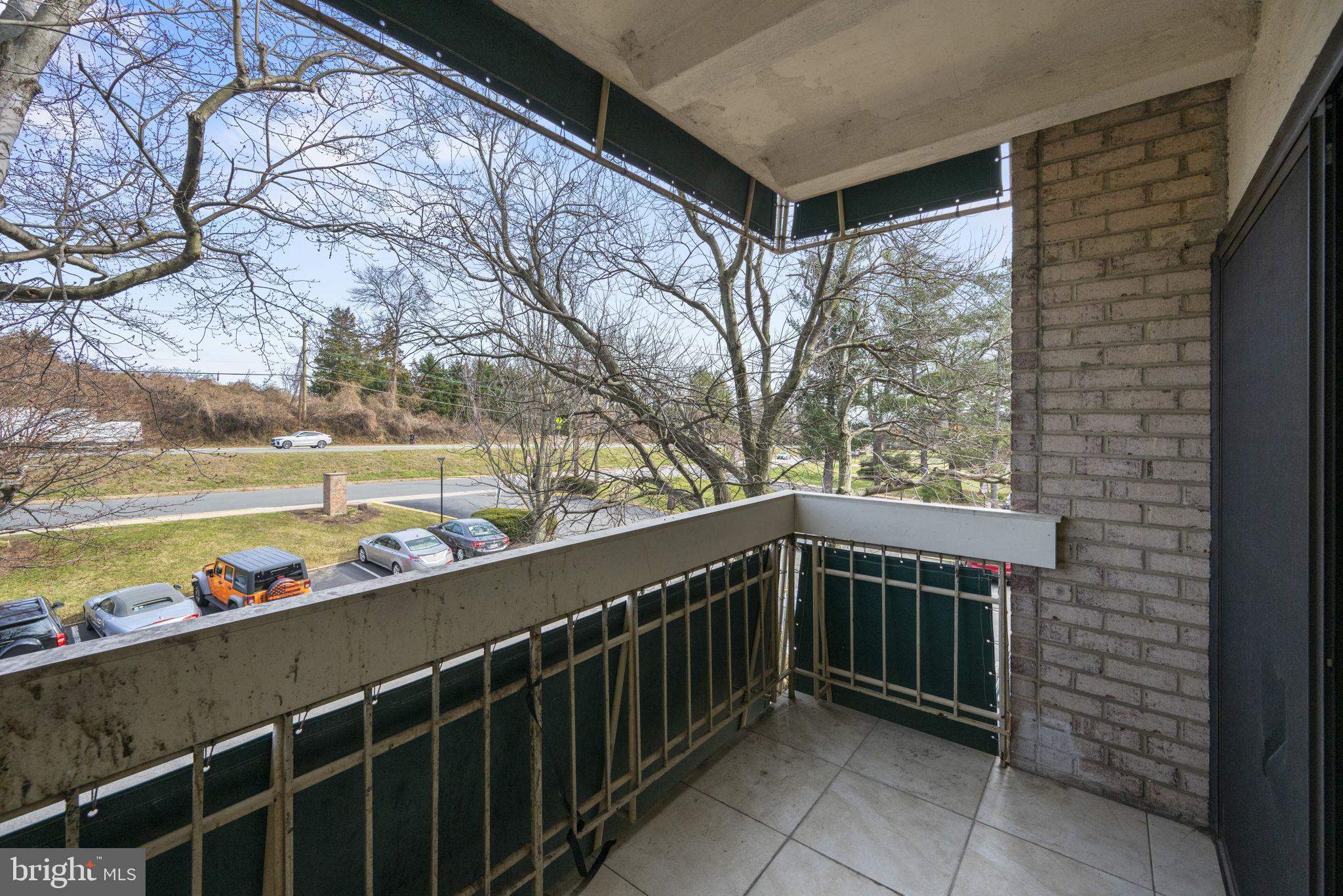 LAFAYETTE PARK CONDOMINIUM - Residential Lease