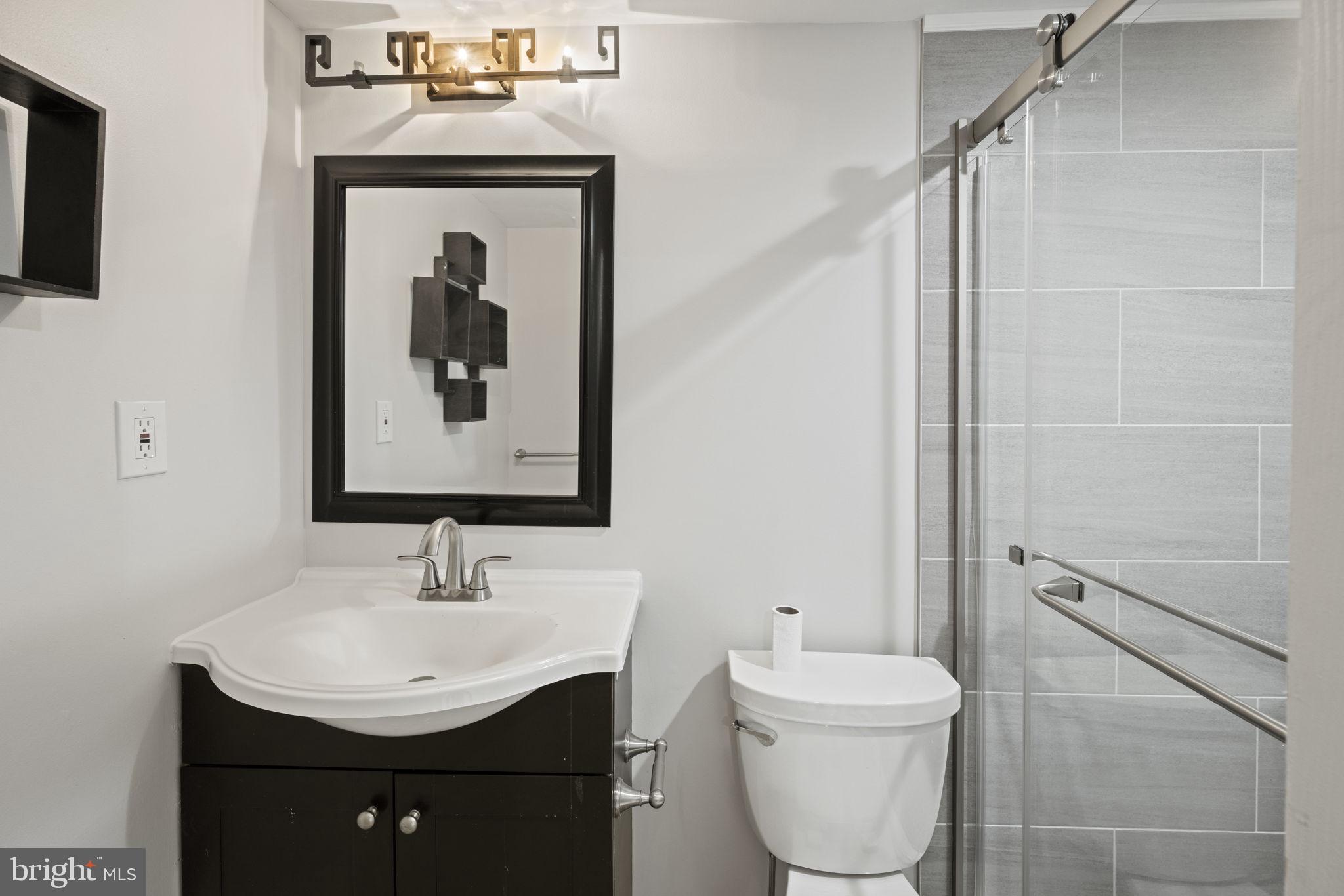 LAFAYETTE PARK CONDOMINIUM - Residential Lease