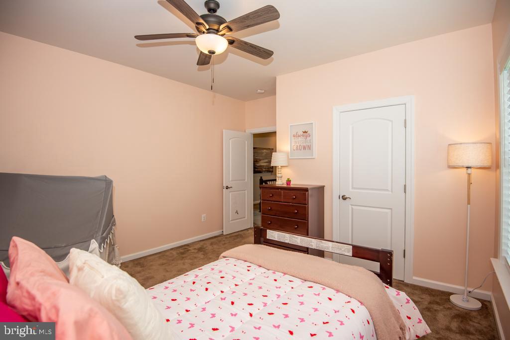 MOON GLADE FARM - Residential