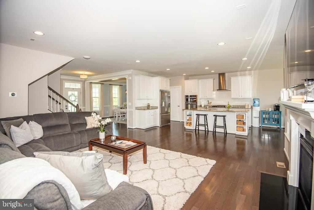 MOON GLADE FARM - Residential