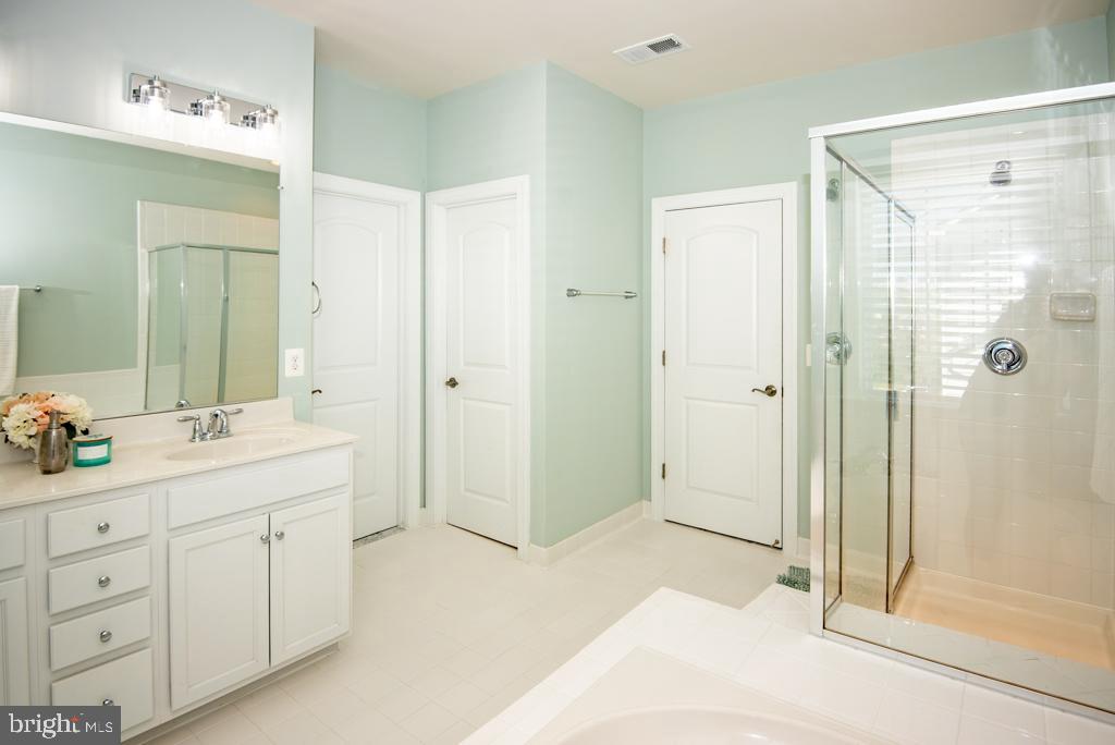 MOON GLADE FARM - Residential