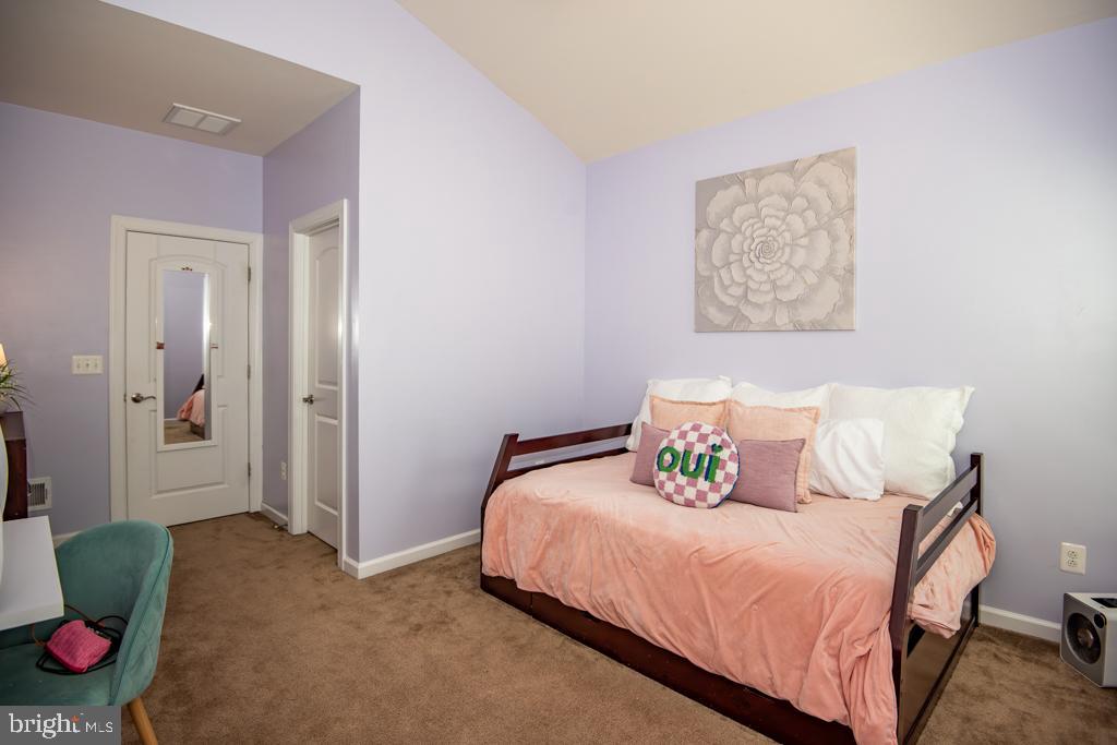 MOON GLADE FARM - Residential