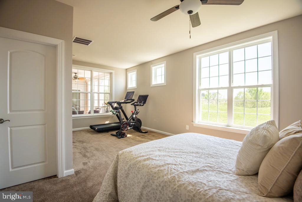 MOON GLADE FARM - Residential