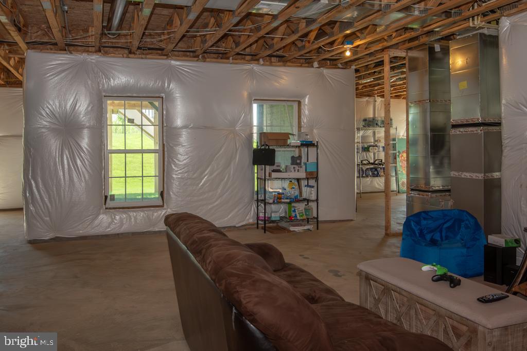 MOON GLADE FARM - Residential