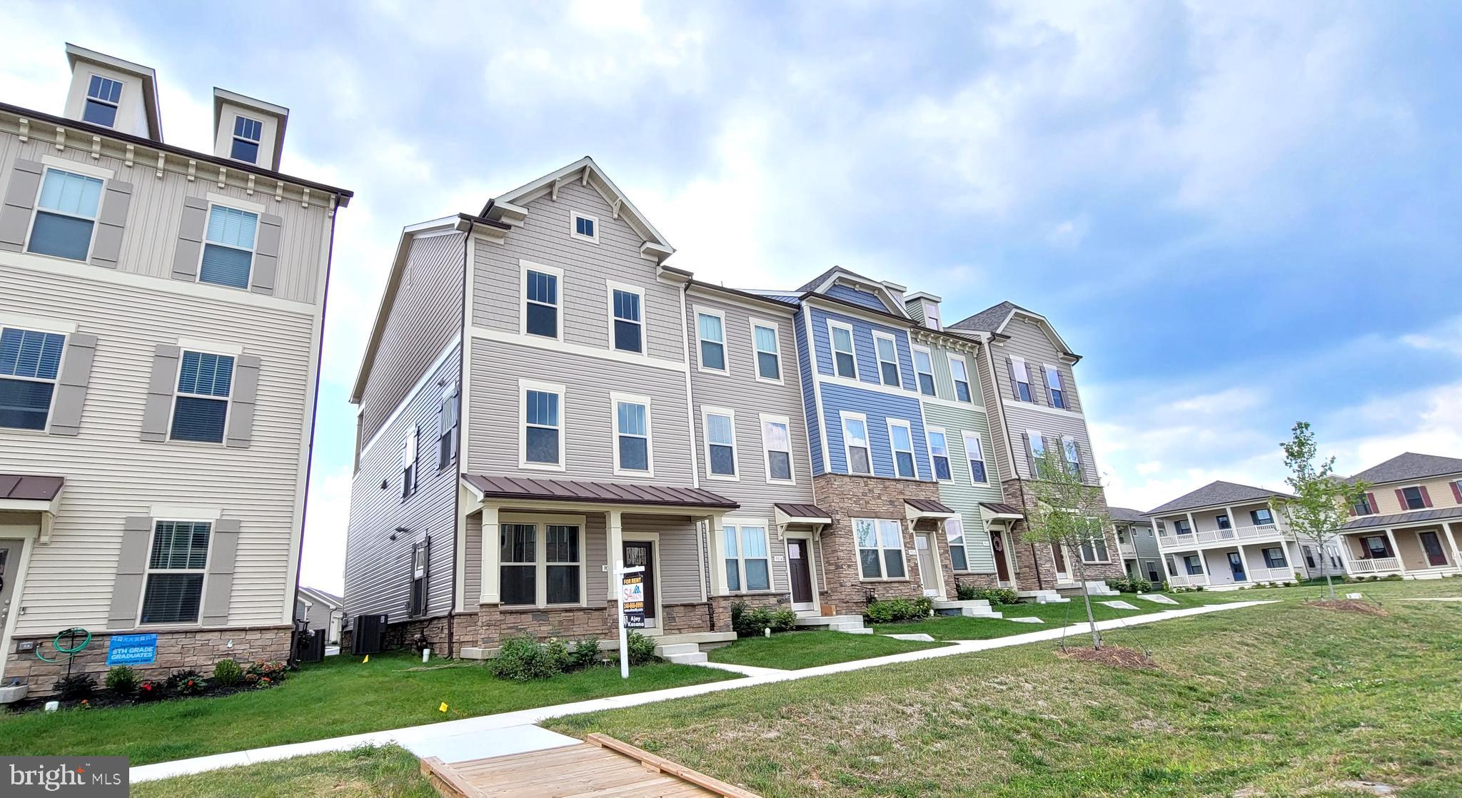 VILLAGES OF URBANA - Residential Lease