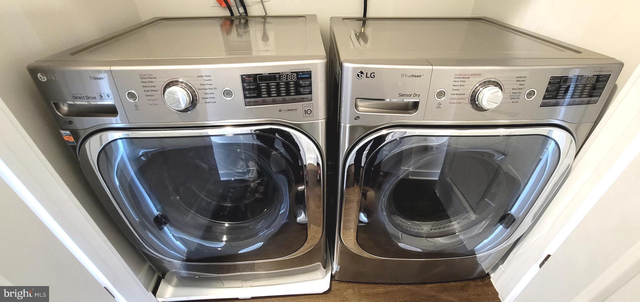 VILLAGES OF URBANA - Residential Lease