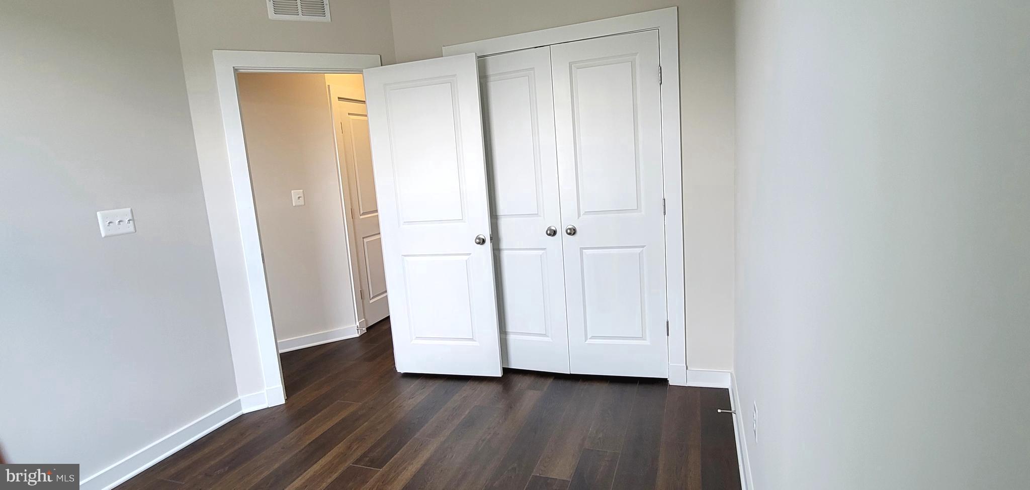 VILLAGES OF URBANA - Residential Lease