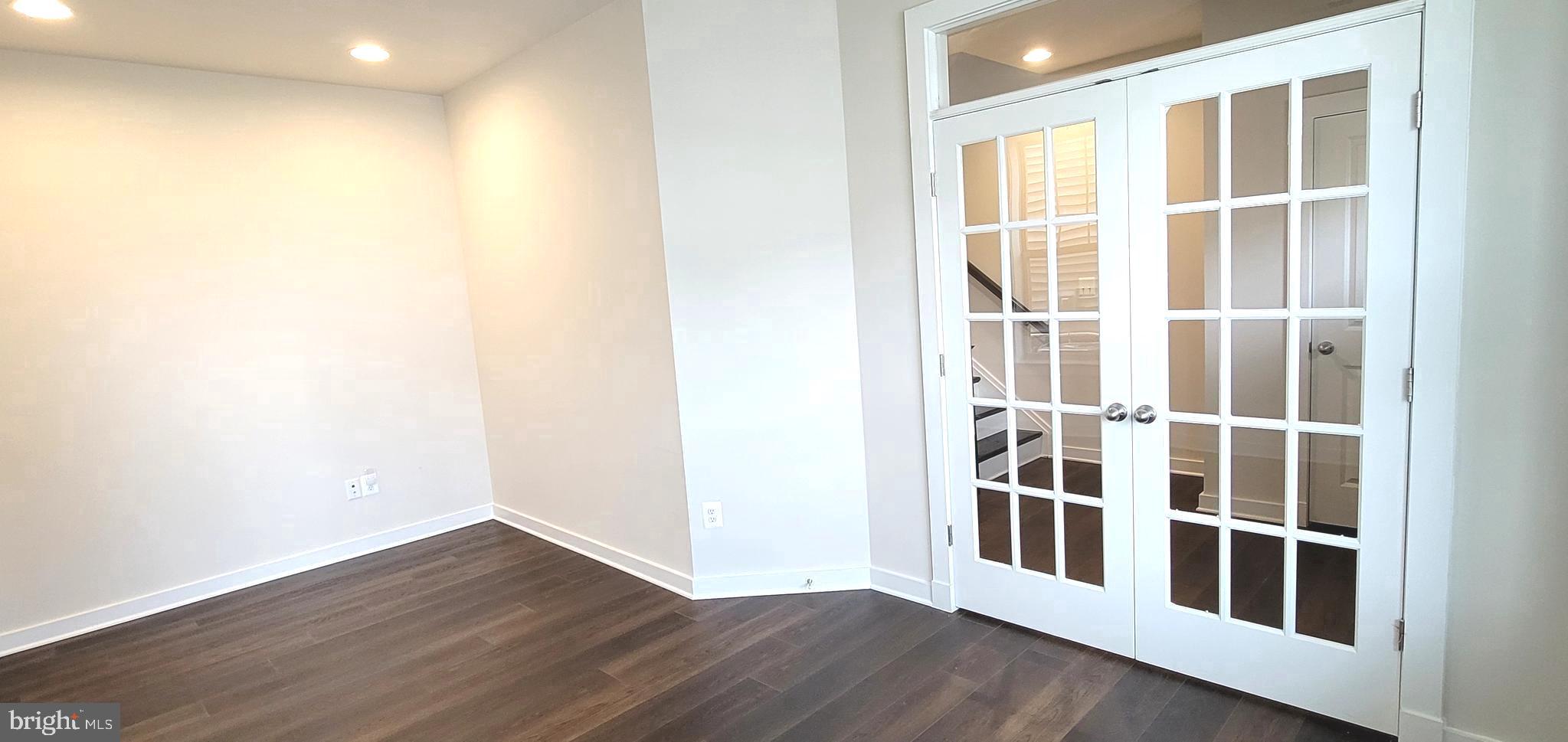 VILLAGES OF URBANA - Residential Lease