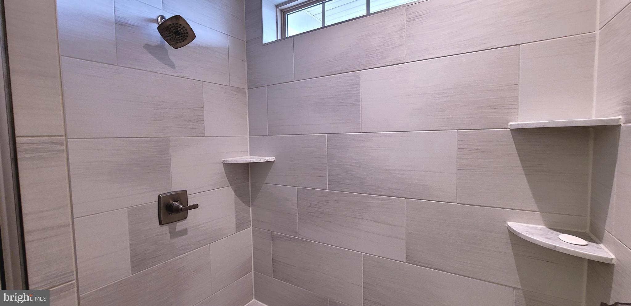 VILLAGES OF URBANA - Residential Lease