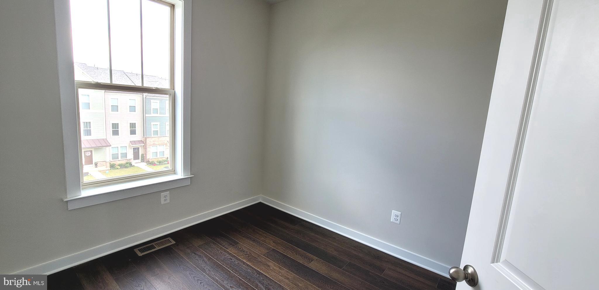 VILLAGES OF URBANA - Residential Lease