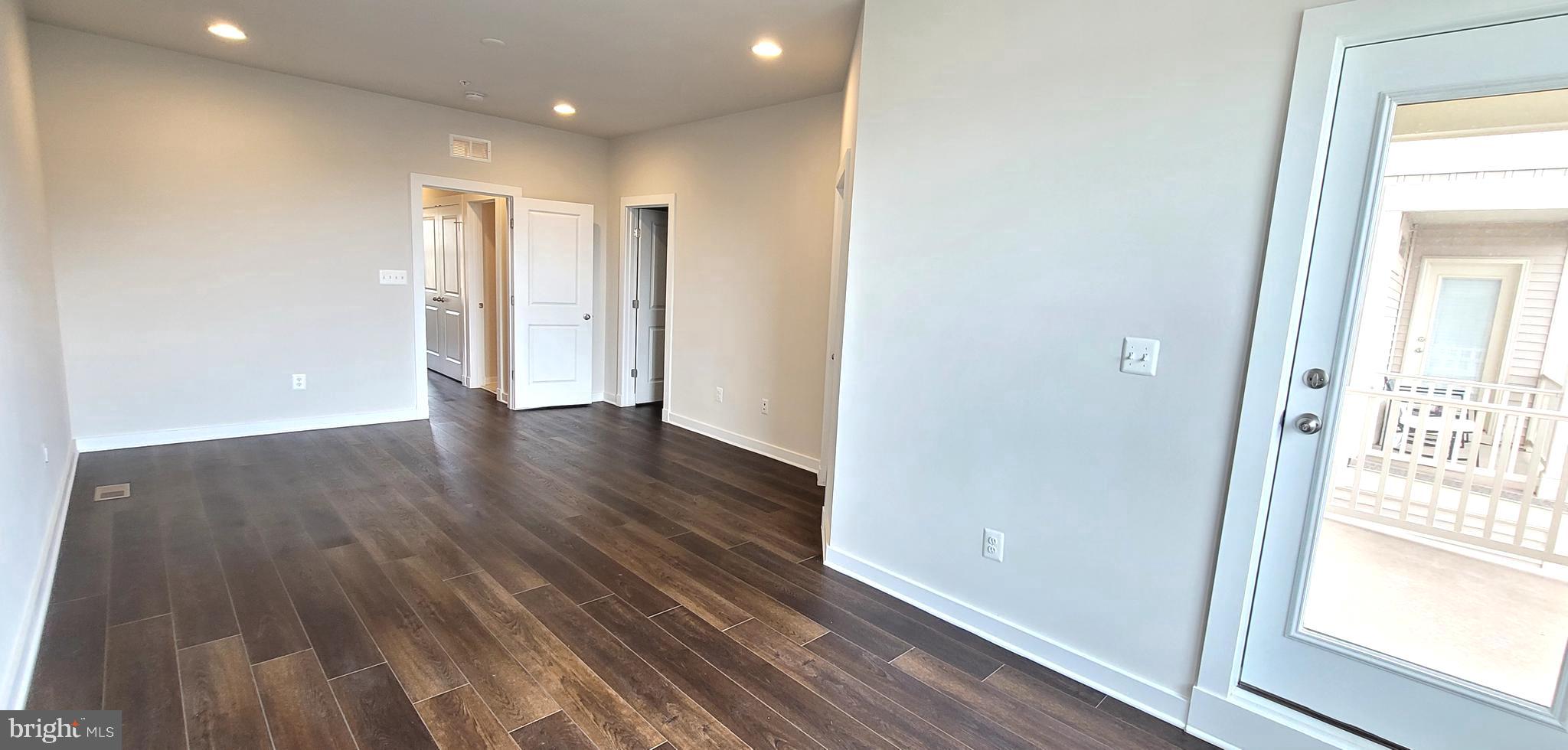 VILLAGES OF URBANA - Residential Lease