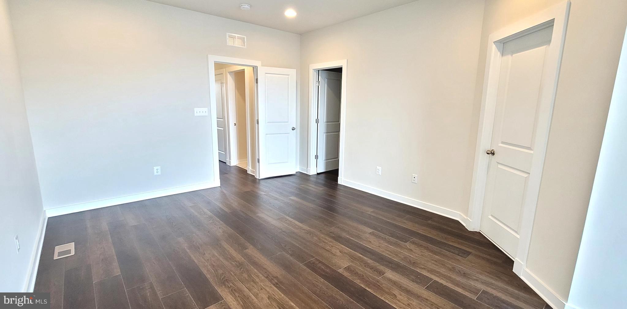 VILLAGES OF URBANA - Residential Lease