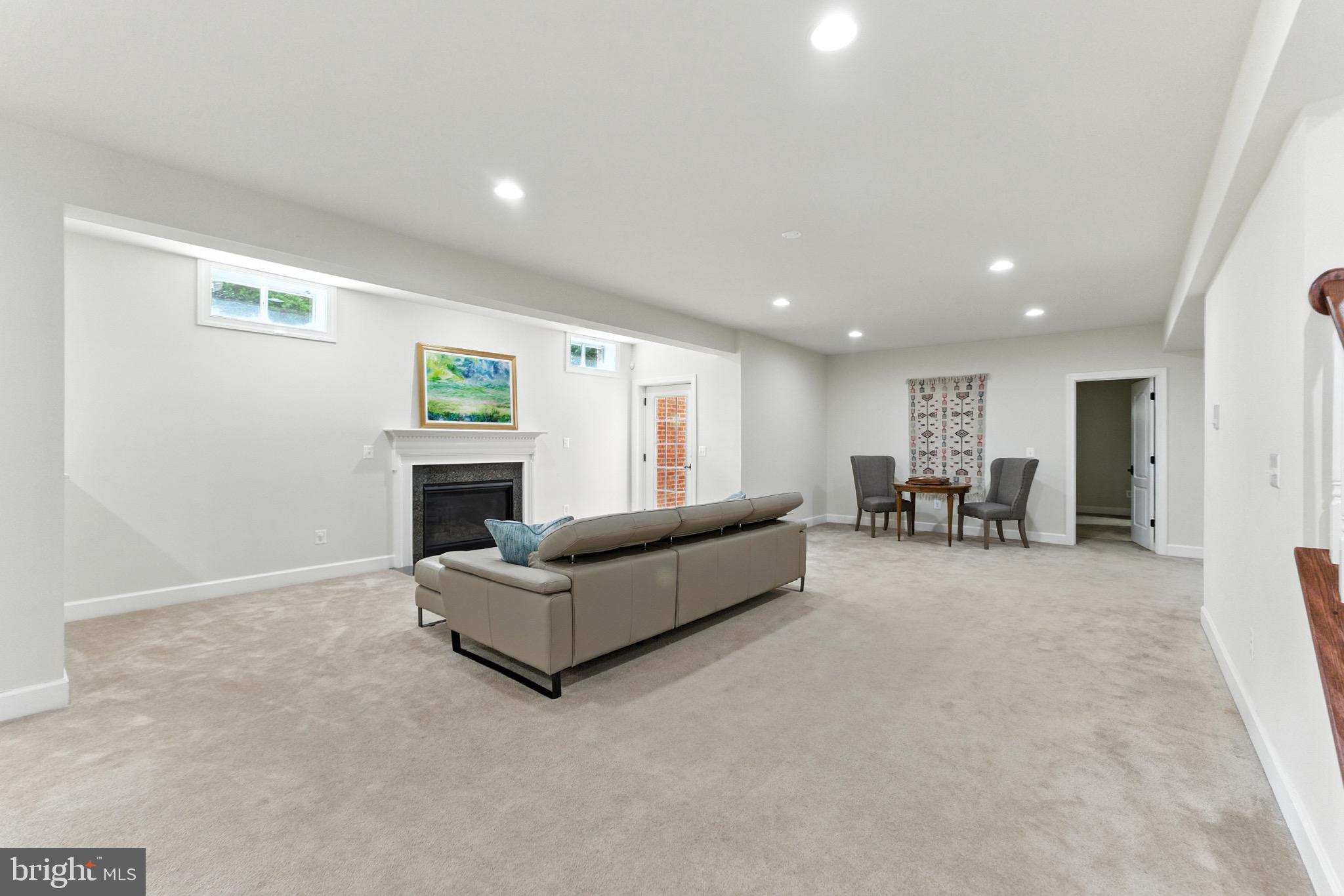 ROSEMONT - Residential