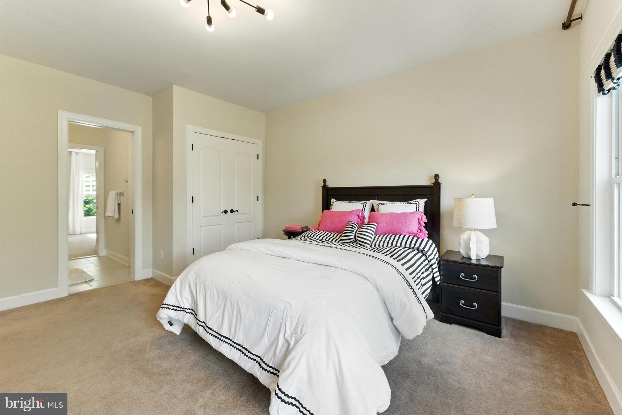 ROSEMONT - Residential