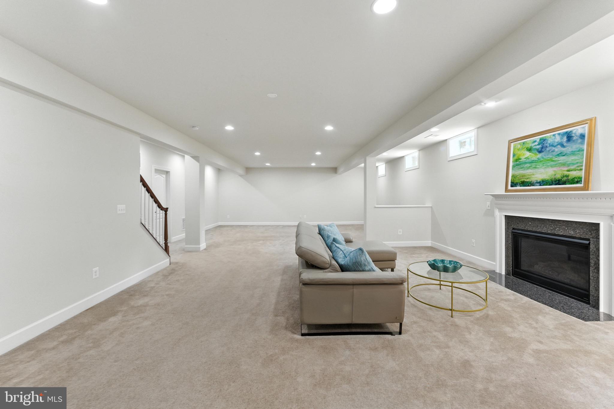 ROSEMONT - Residential