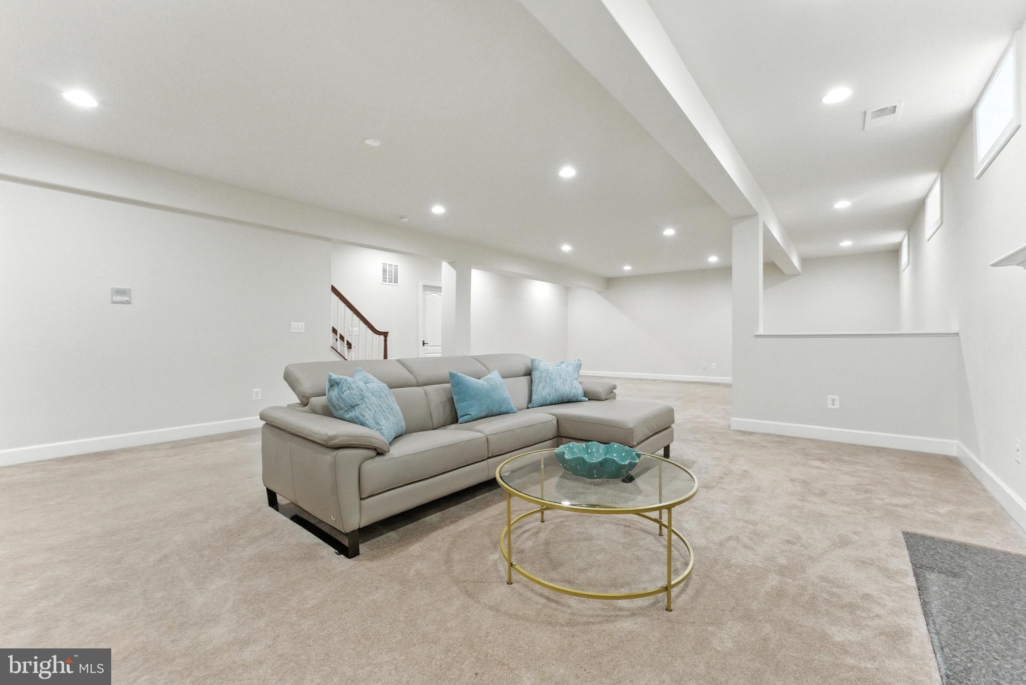 ROSEMONT - Residential