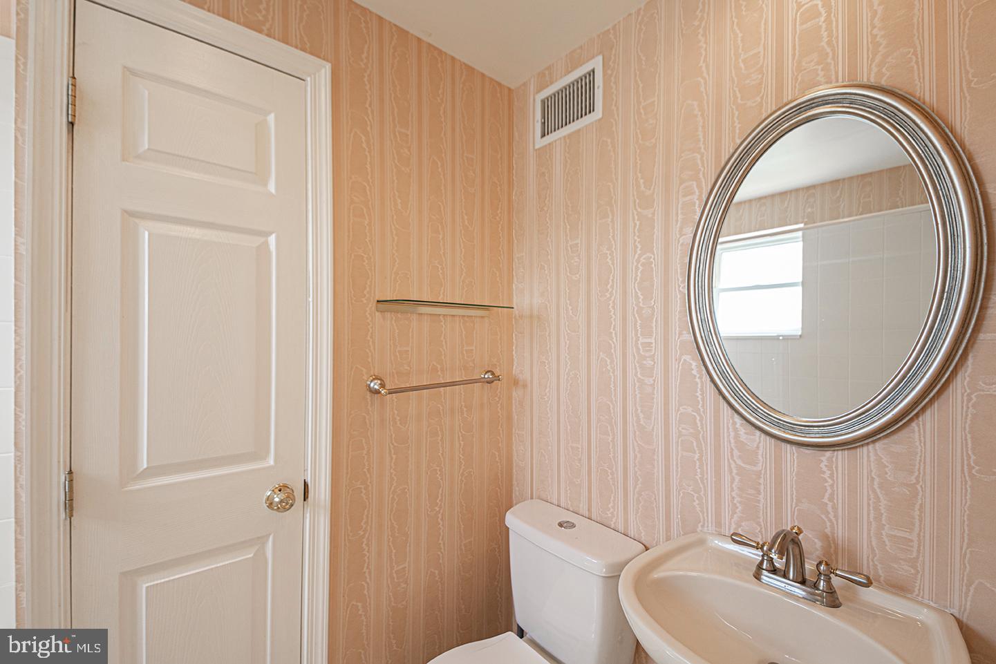 EAST PASSYUNK CROSSING - Residential Lease