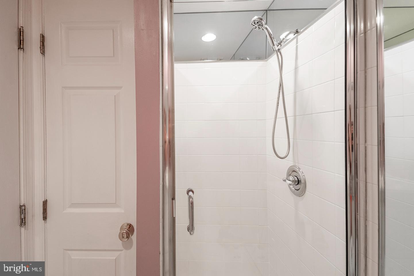 EAST PASSYUNK CROSSING - Residential Lease