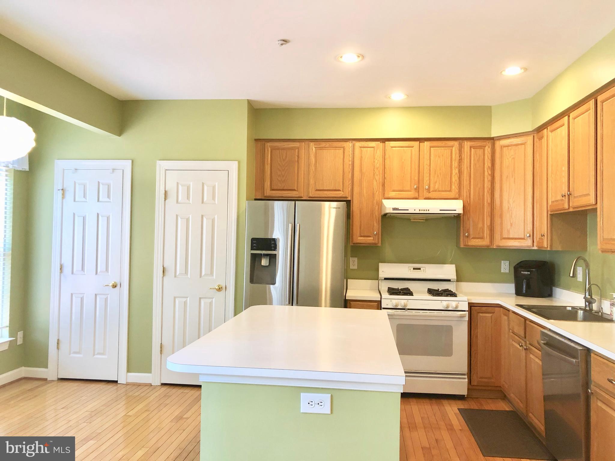 WILLOWS OF POTOMAC - Residential