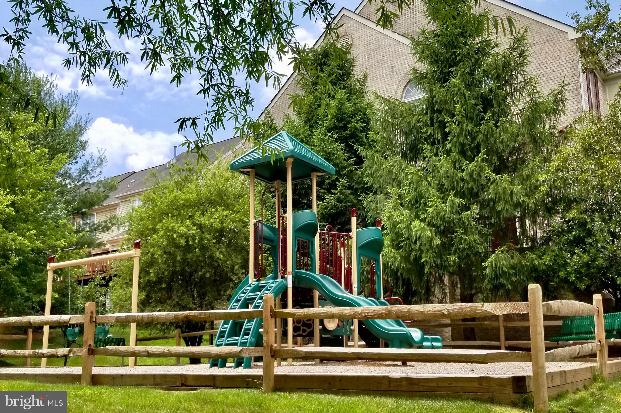 WILLOWS OF POTOMAC - Residential