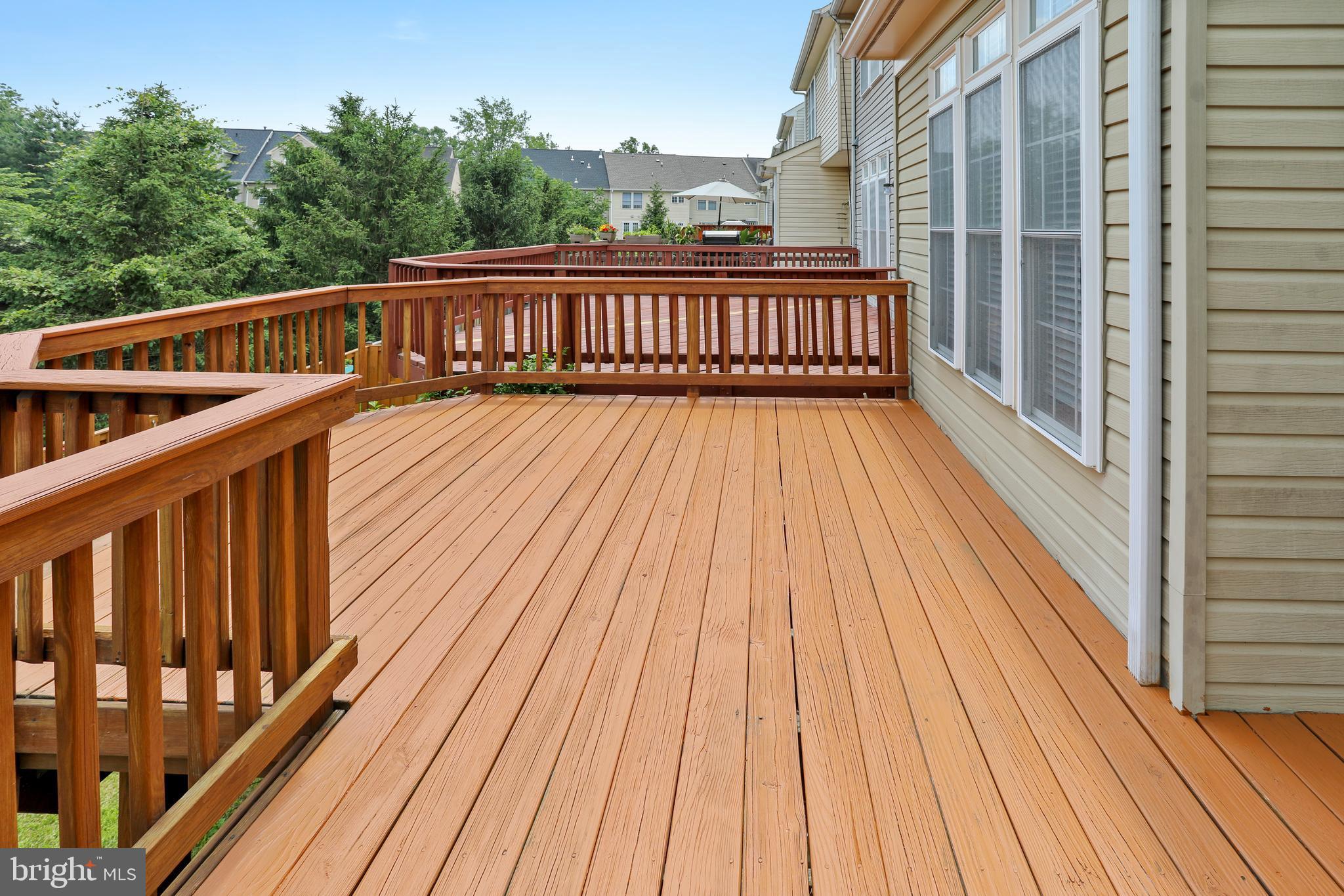 WILLOWS OF POTOMAC - Residential