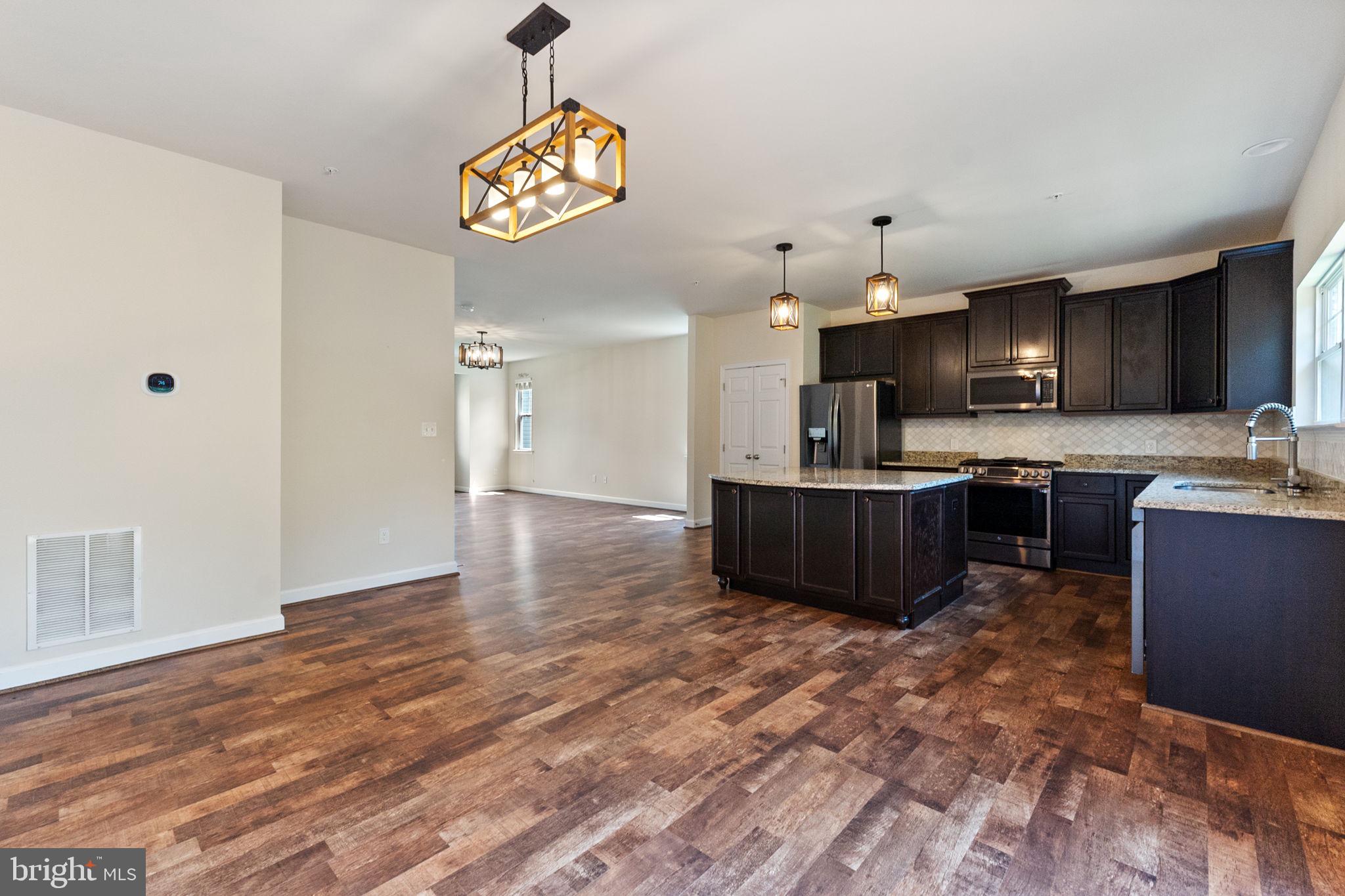 555 ENGLISH OAK LANE