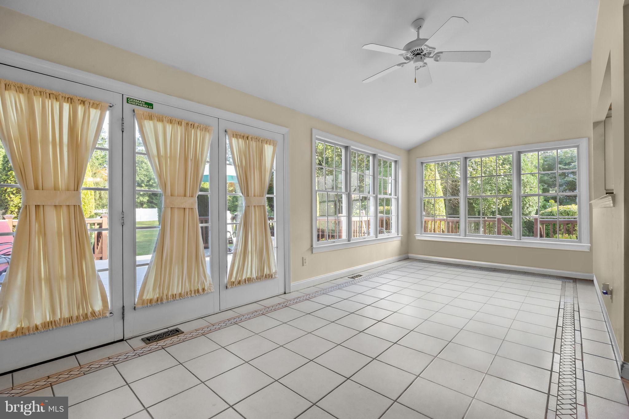 OAKS OF BUCKINGHAM - Residential