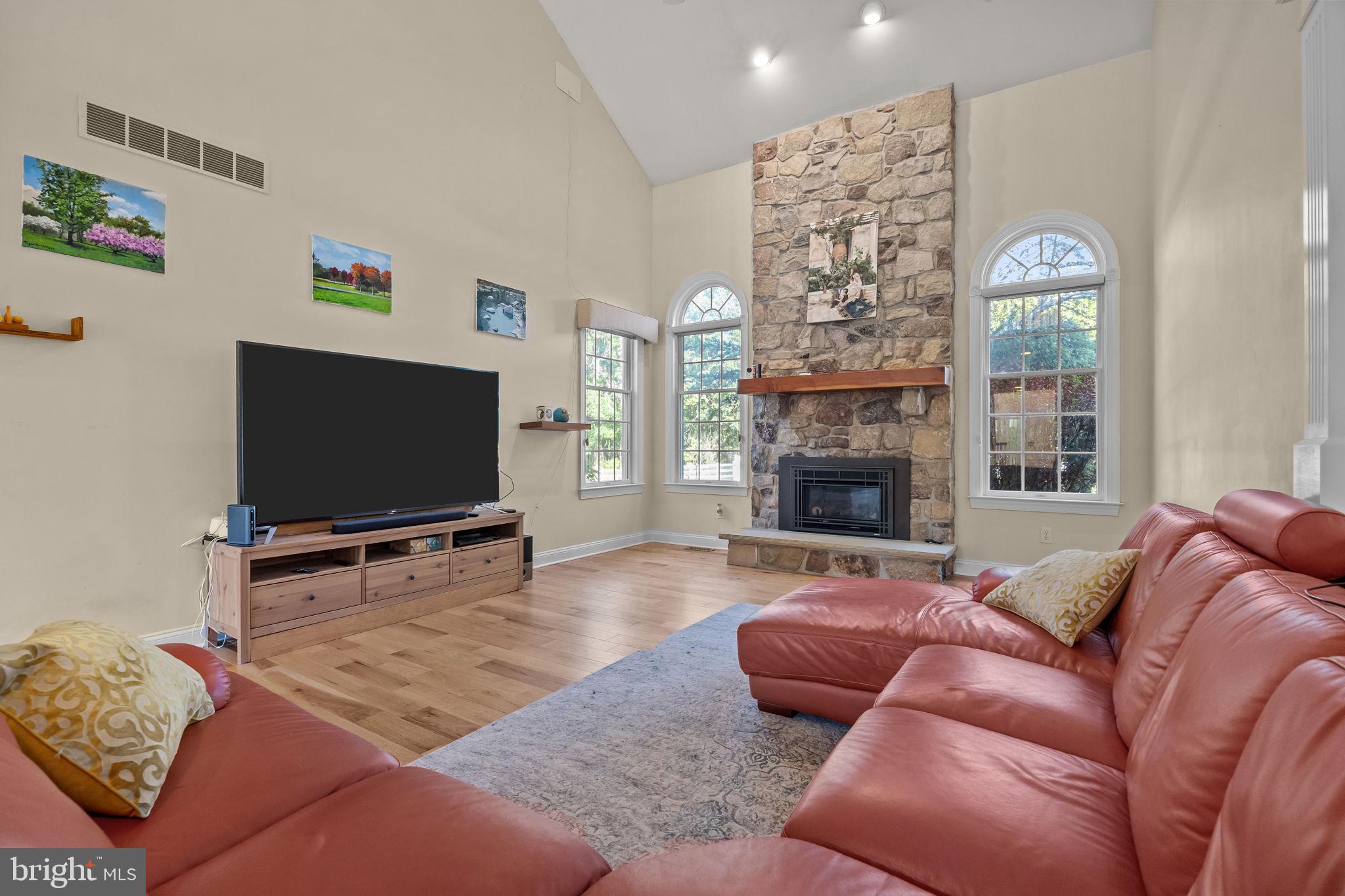 OAKS OF BUCKINGHAM - Residential