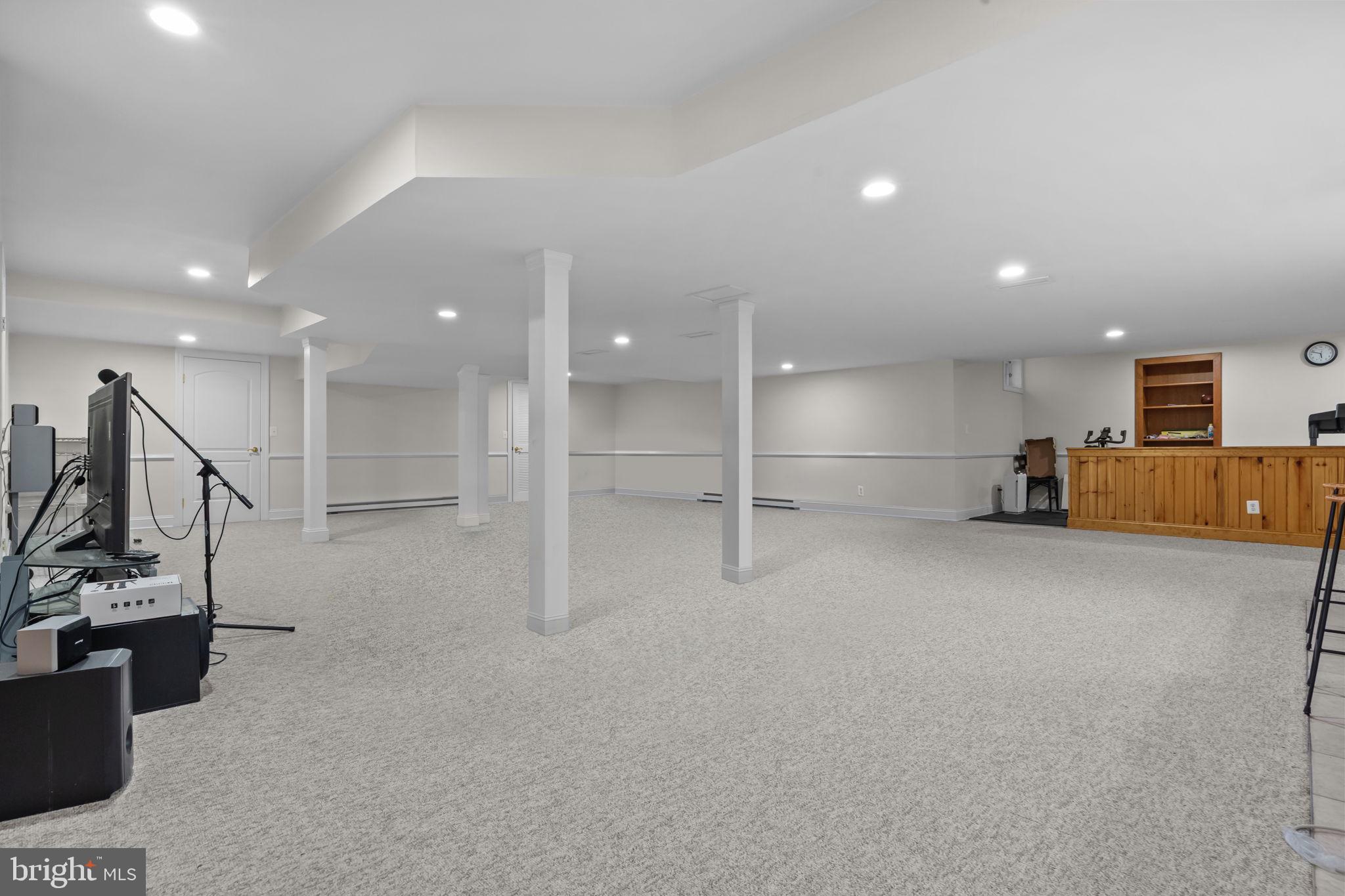 OAKS OF BUCKINGHAM - Residential