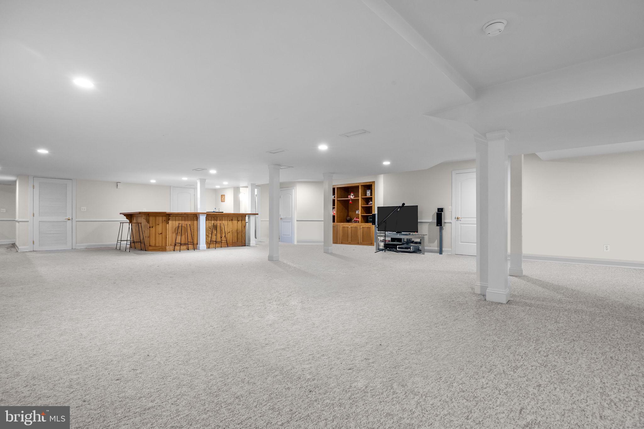 OAKS OF BUCKINGHAM - Residential