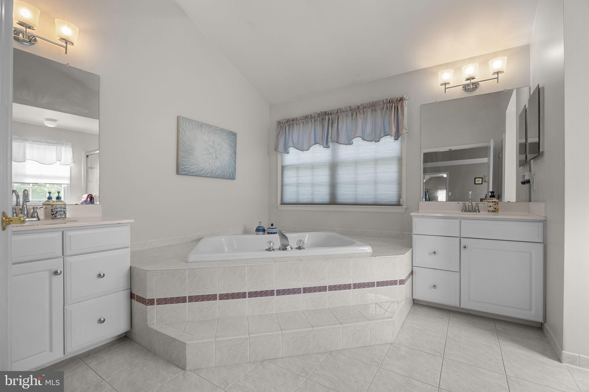 OAKS OF BUCKINGHAM - Residential