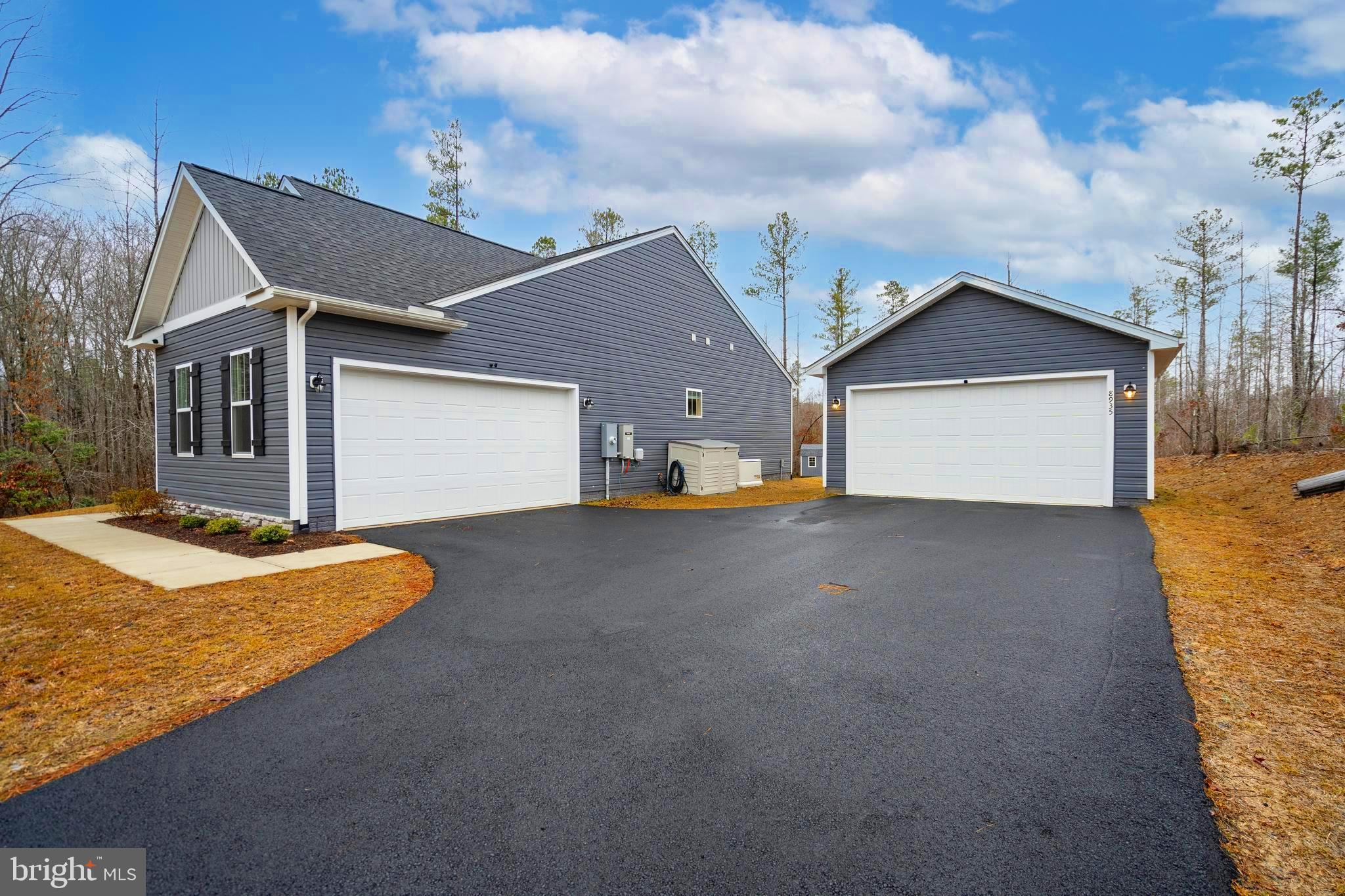 ESTATES OF BUCKINGHAM - Residential