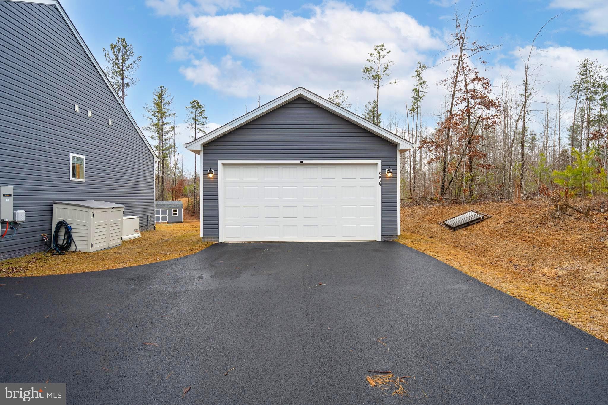 ESTATES OF BUCKINGHAM - Residential