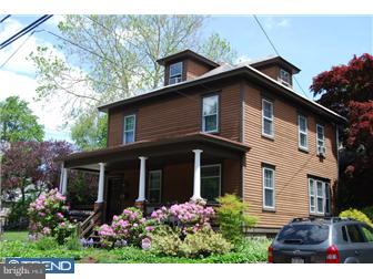 Great in town location with off street parking. Second and third floor of two unit house. Off street parking for 2- Front porch and side patio for tenant use. tenant may also use dock on the river. Basement has laundry and extra storage area. Central Air conditioning and heat is individual electric in each room. Landlord pays water, sewer, trash and snow removal