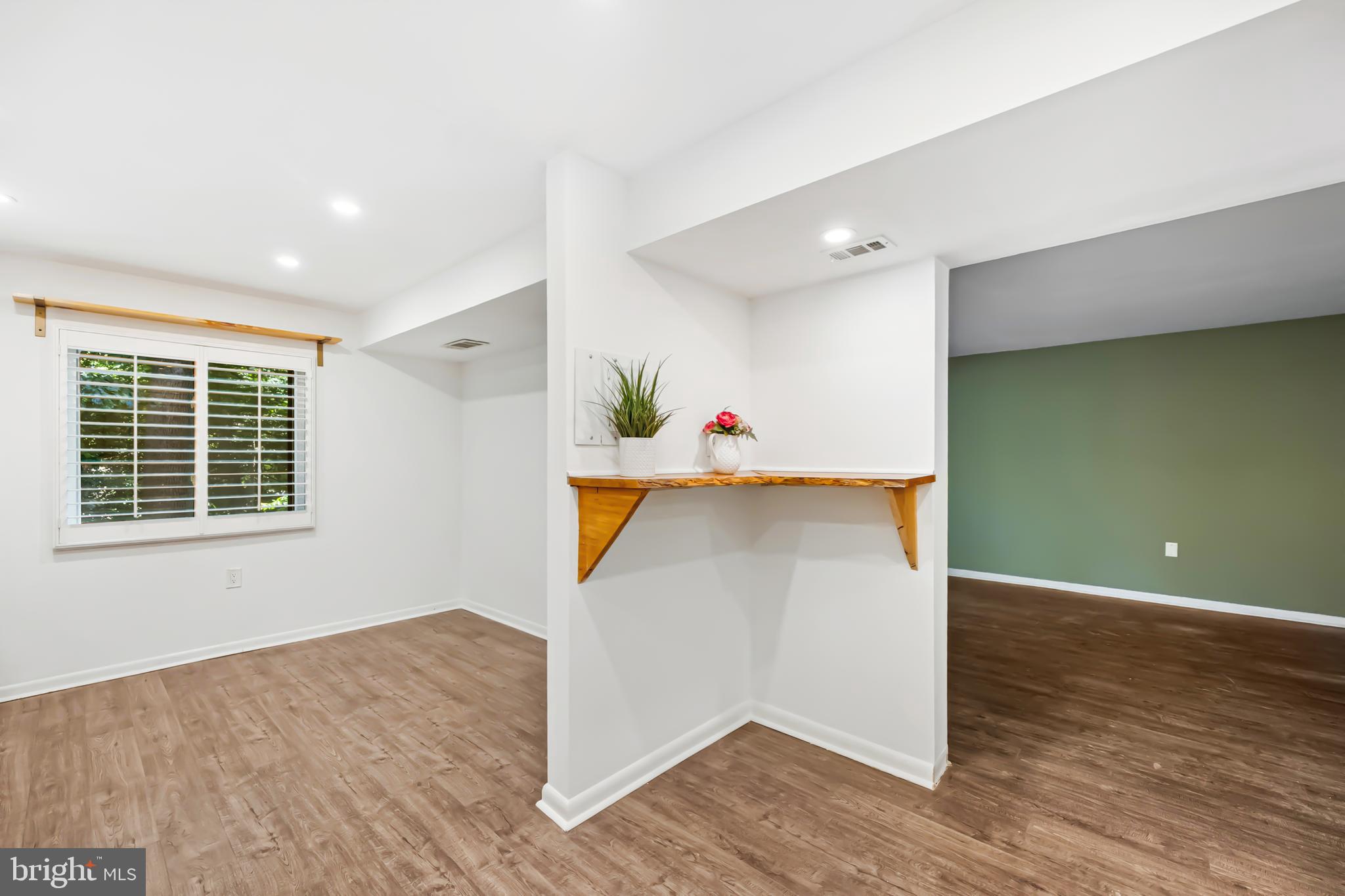1550 NORTHGATE SQUARE 12B