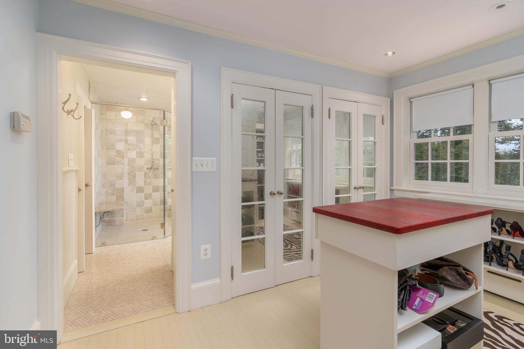 WOODLEY PARK - Residential