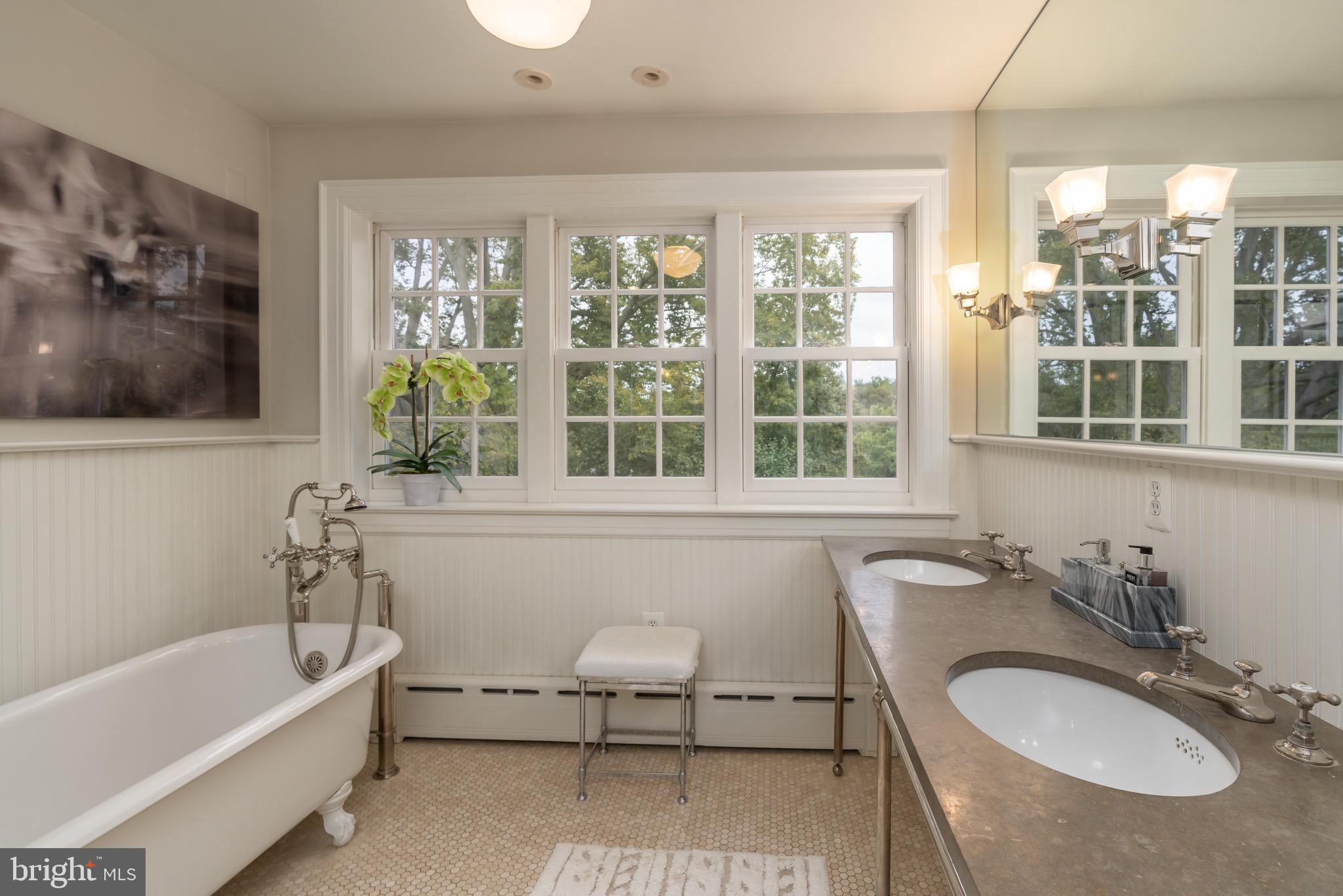 WOODLEY PARK - Residential