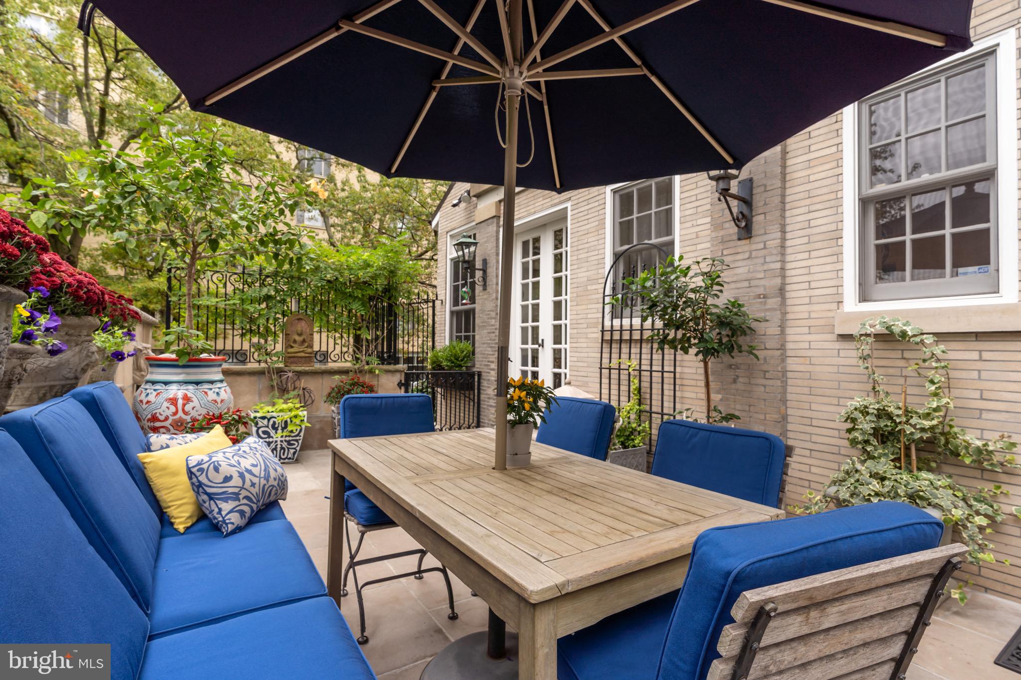 WOODLEY PARK - Residential