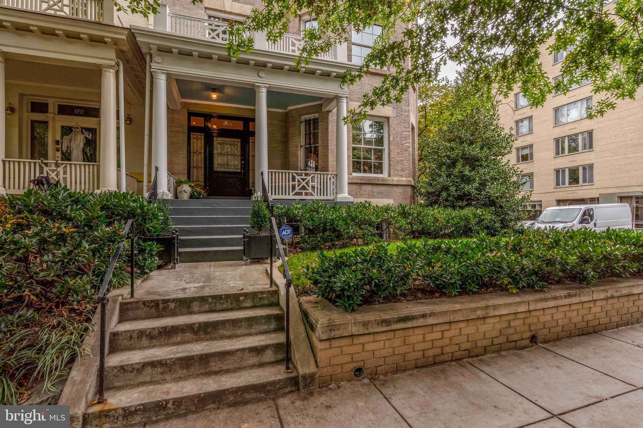 WOODLEY PARK - Residential