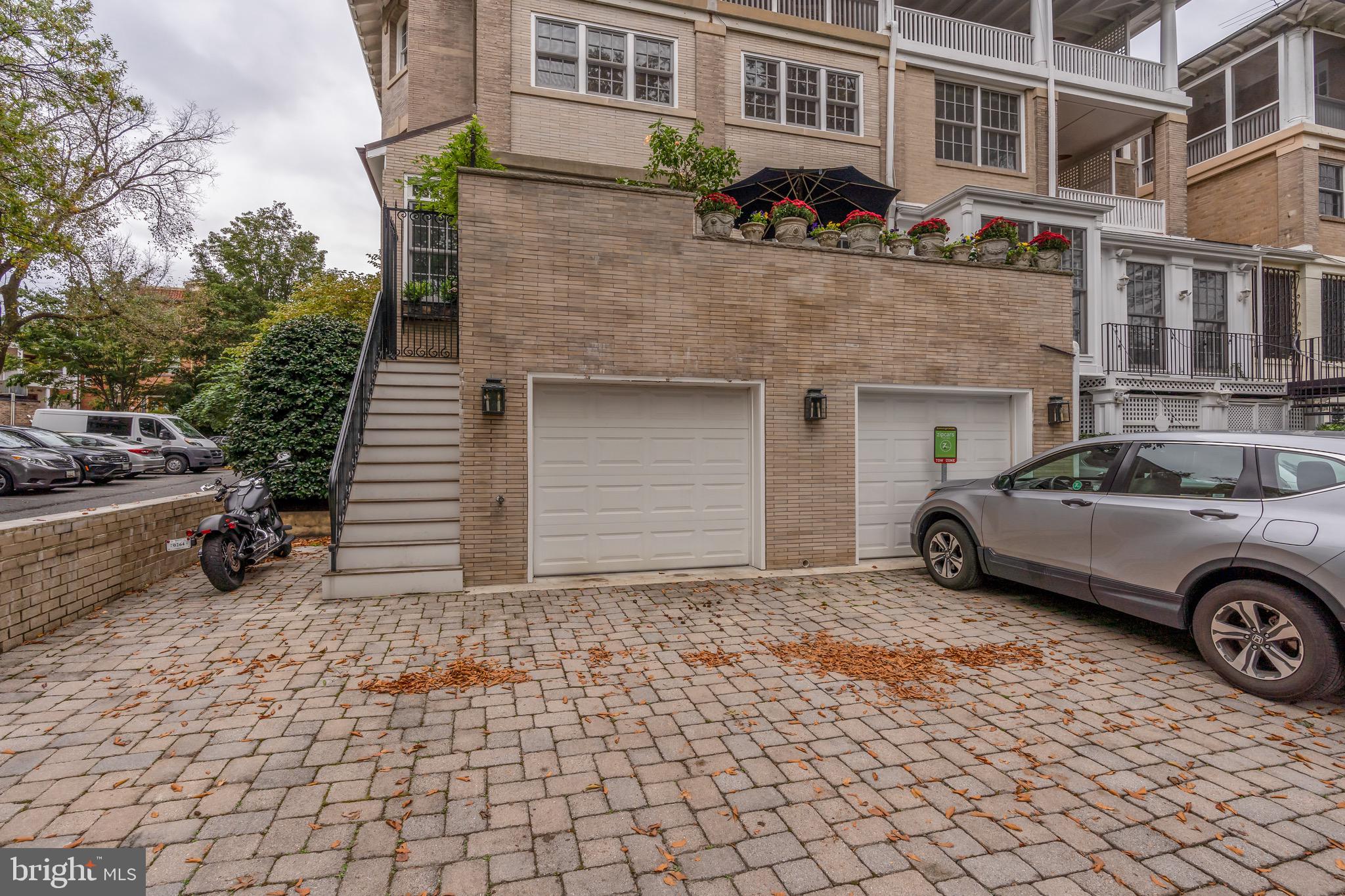 WOODLEY PARK - Residential