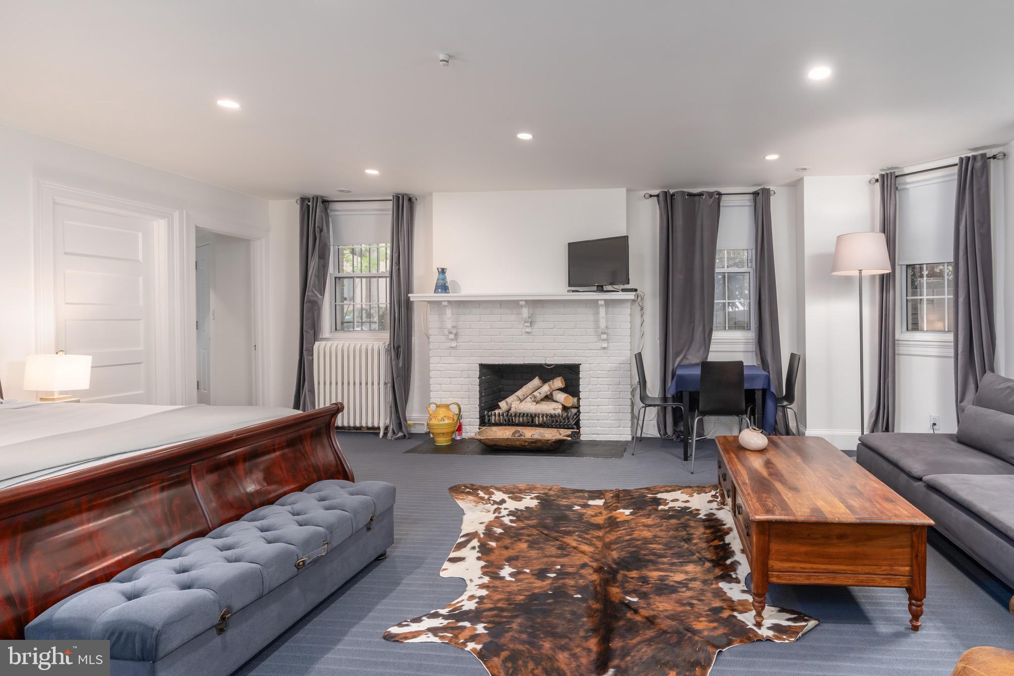 WOODLEY PARK - Residential