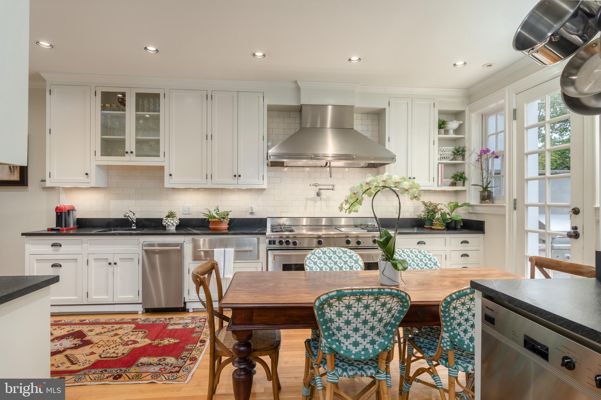 WOODLEY PARK - Residential