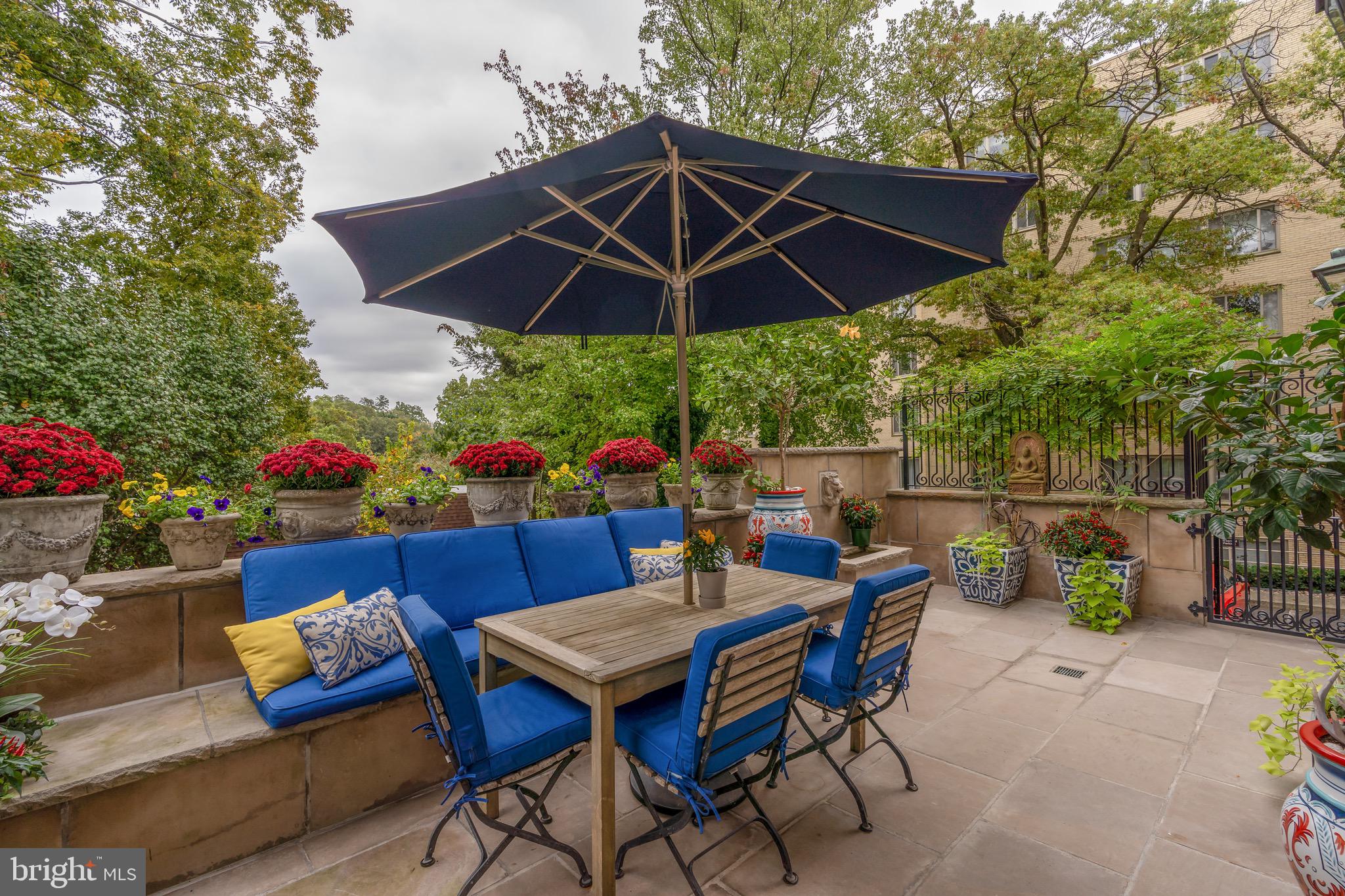 WOODLEY PARK - Residential