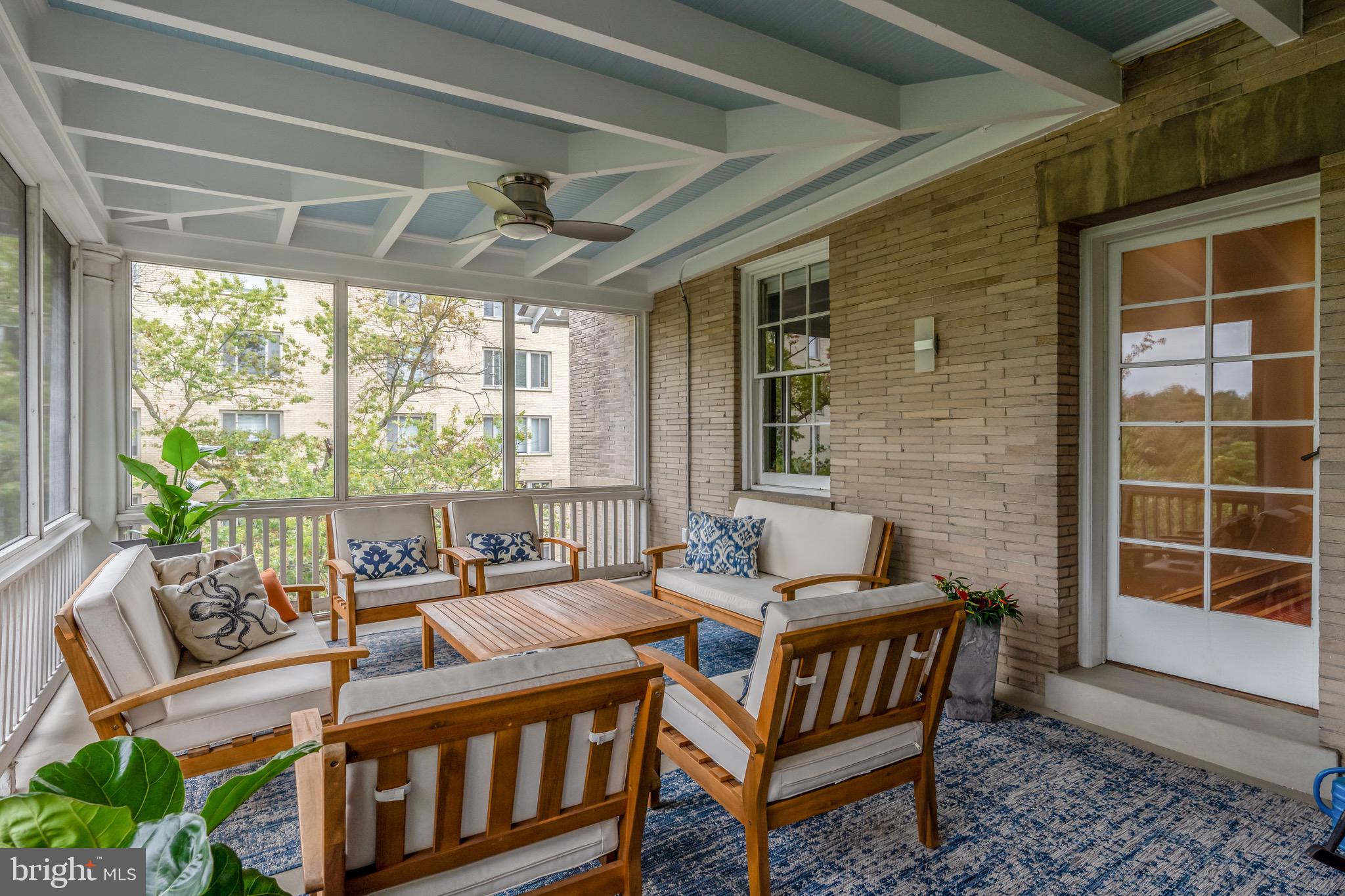 WOODLEY PARK - Residential