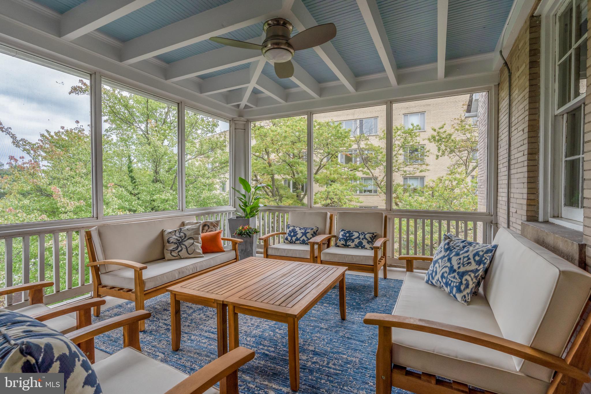 WOODLEY PARK - Residential