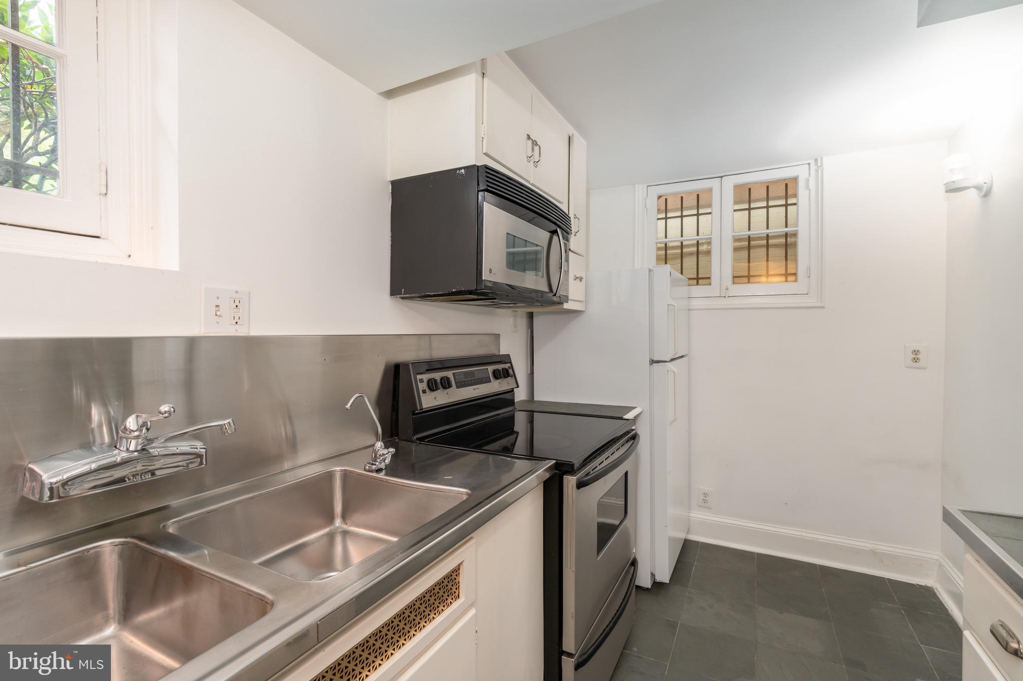 WOODLEY PARK - Residential